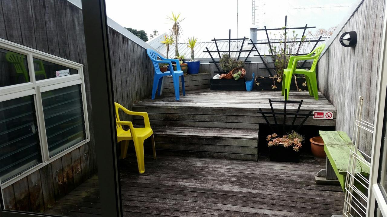 Loft 109 Backpackers Hostel ตาอูรังกา ภายนอก รูปภาพ